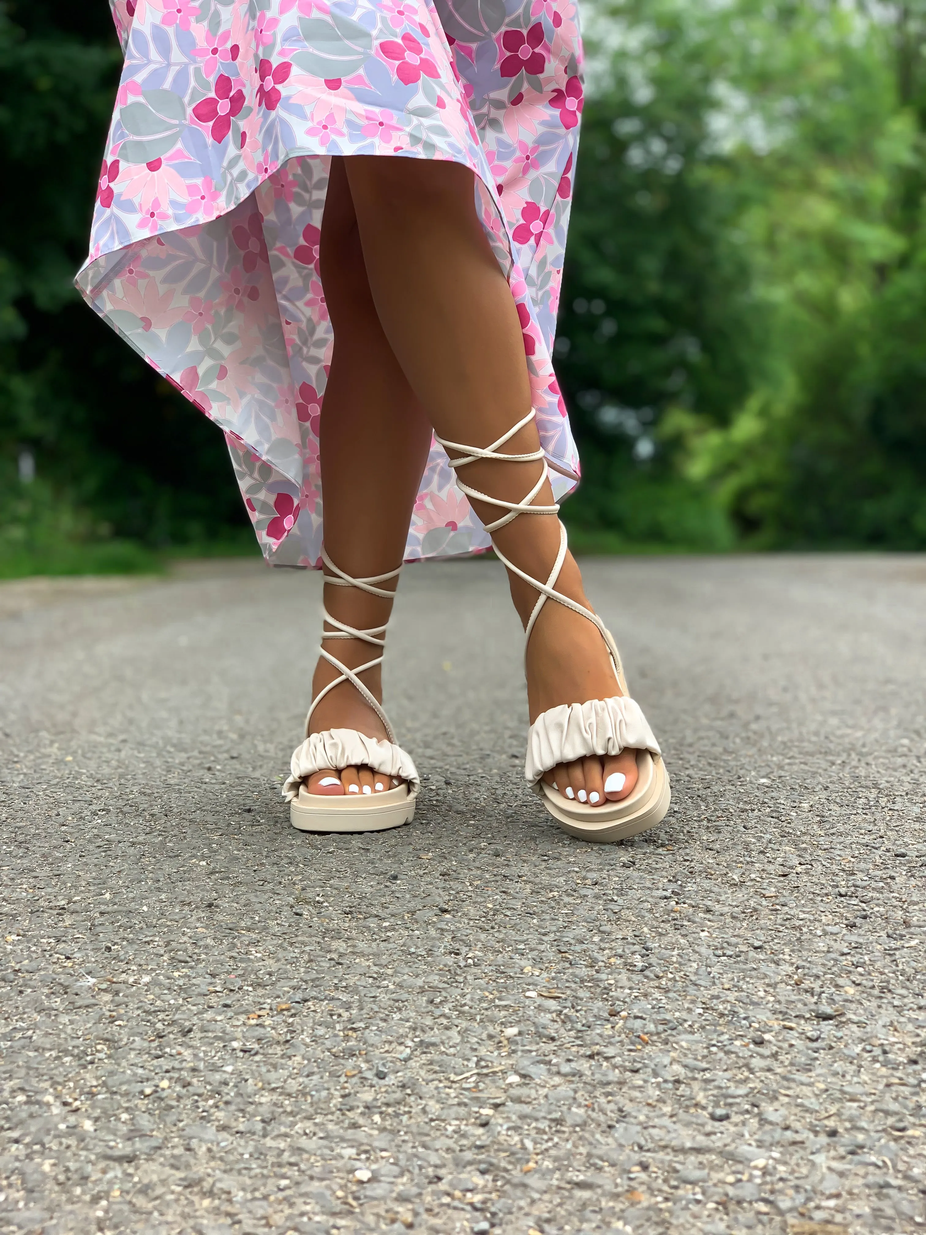 Cameron Tie Up Sandals / Cream