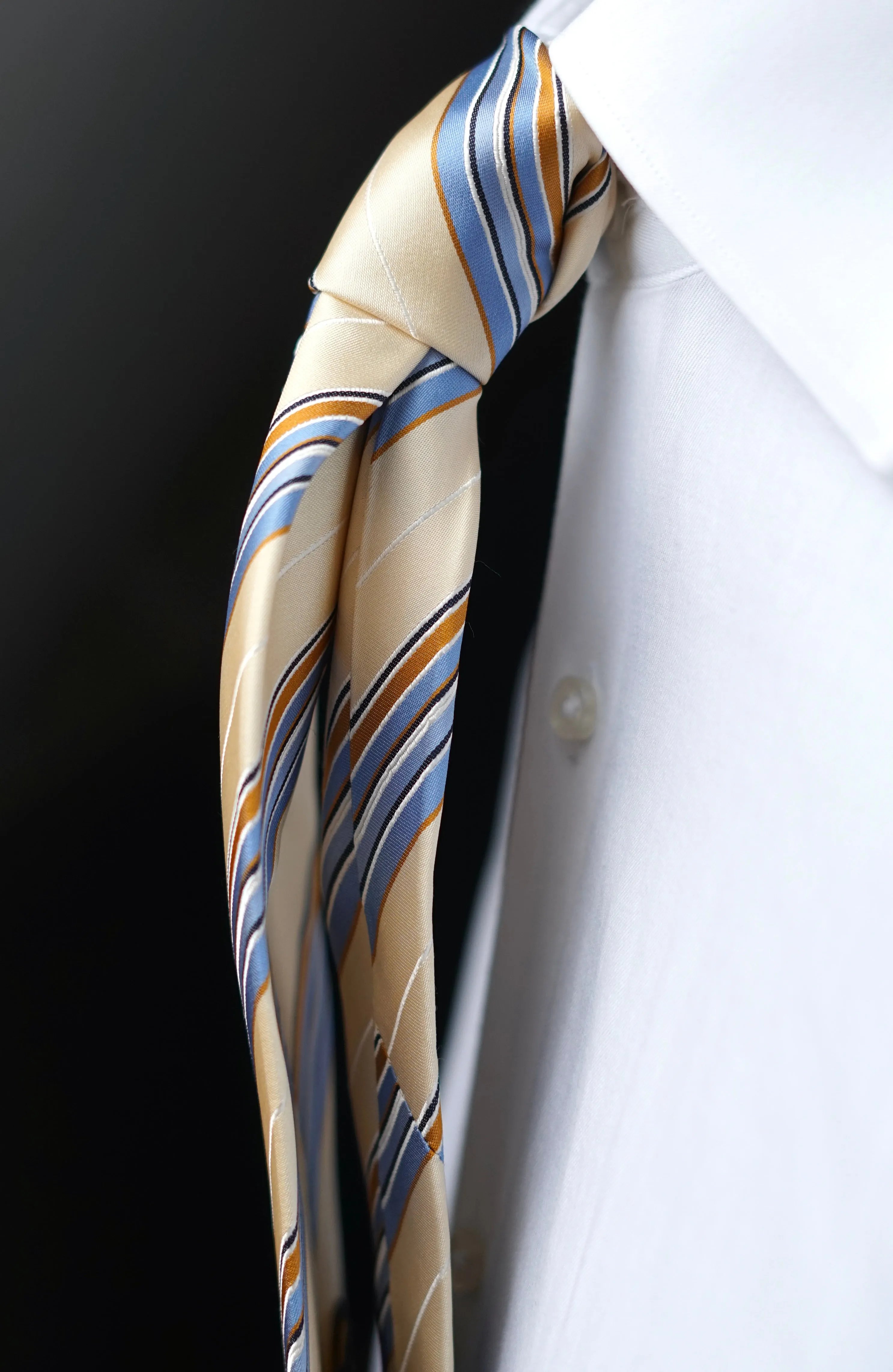 Crema Vintage Tie