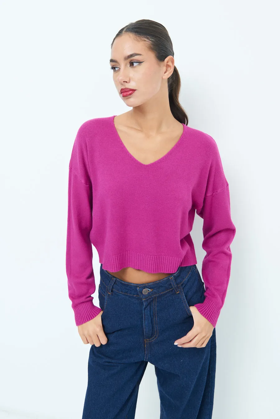 Cropped v-neck sweater wholesale