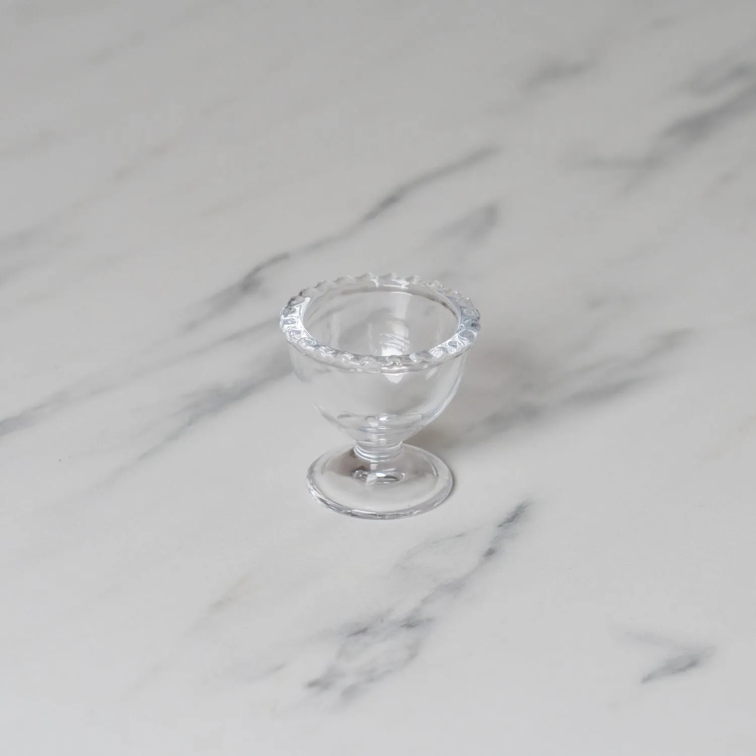 Egg Cup with Dotted Edge