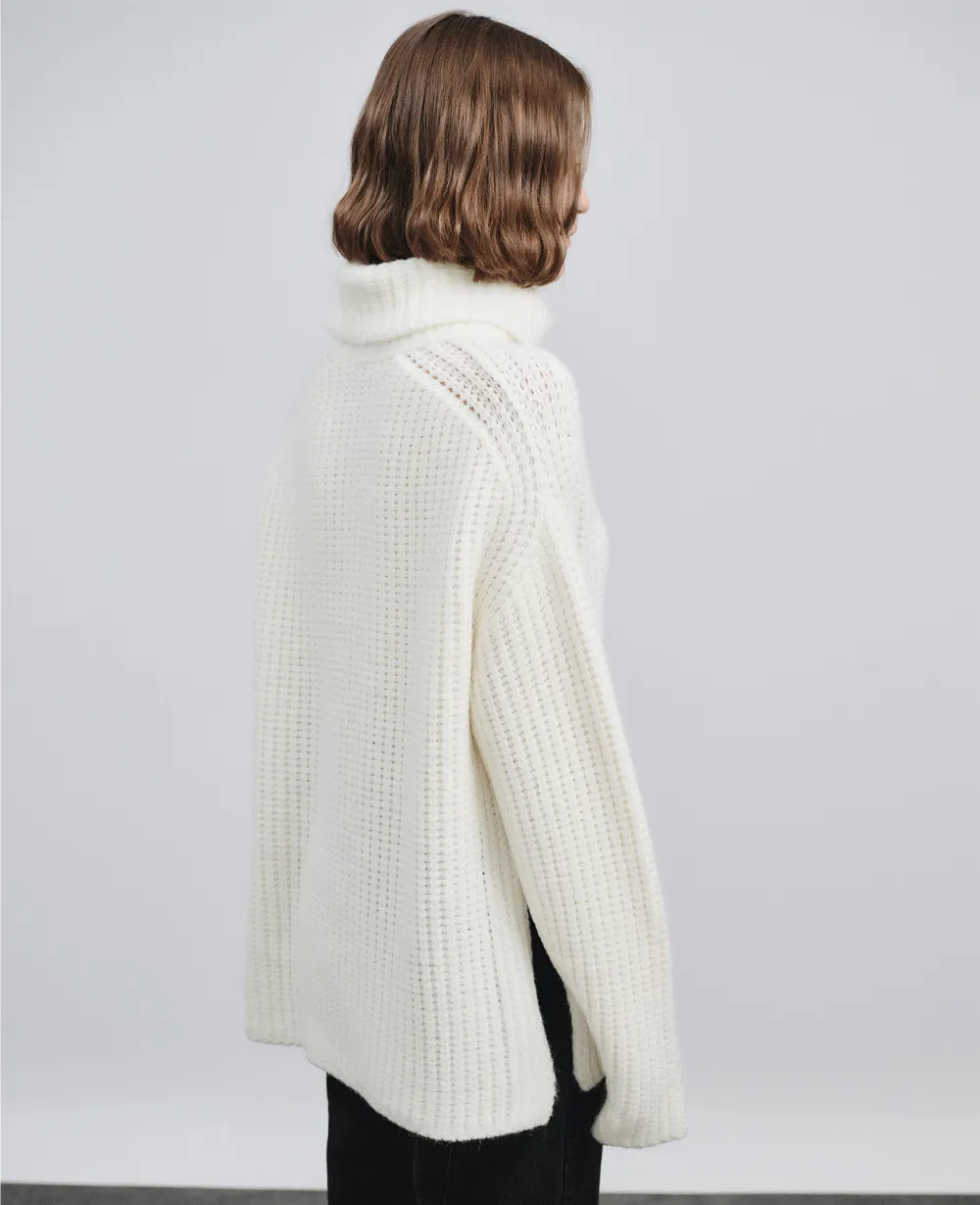 LONG TURTLENECK PULLOVER "MODIA"