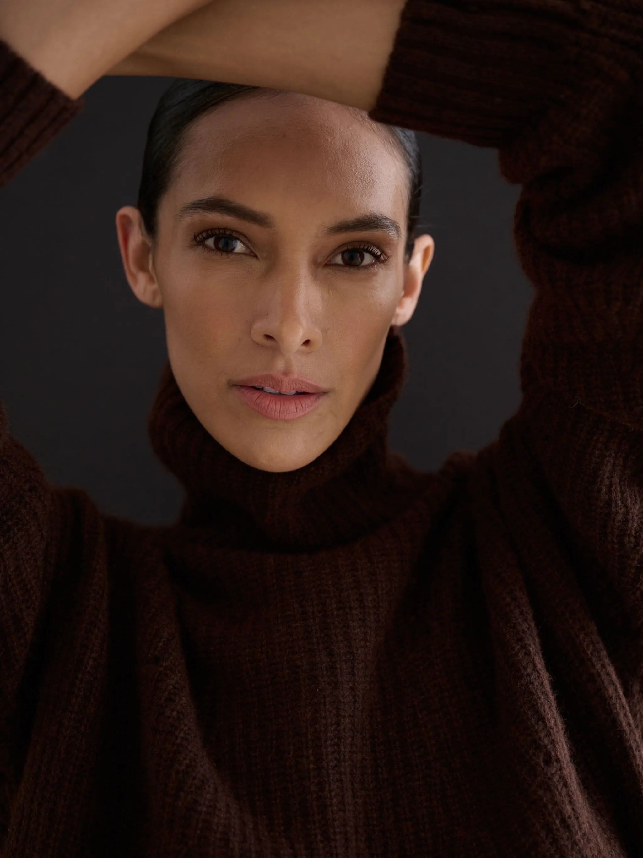 Nicole Turtleneck in Recycled Cashmere - Americano