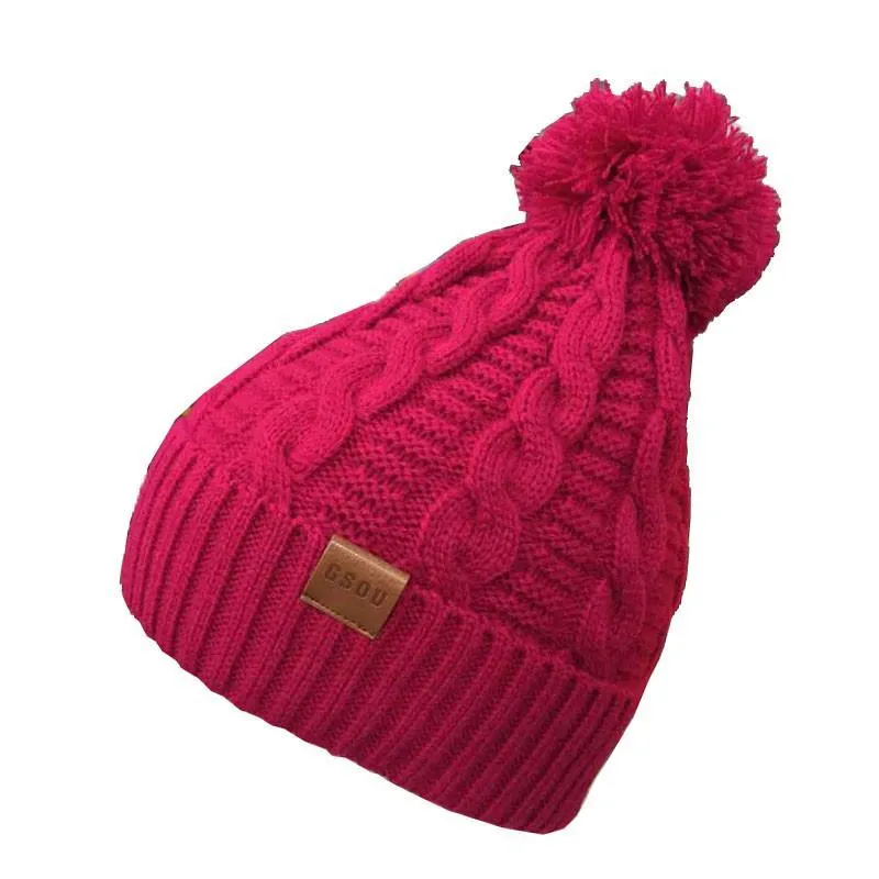 SKI TOWN BEANIE - WOMEN